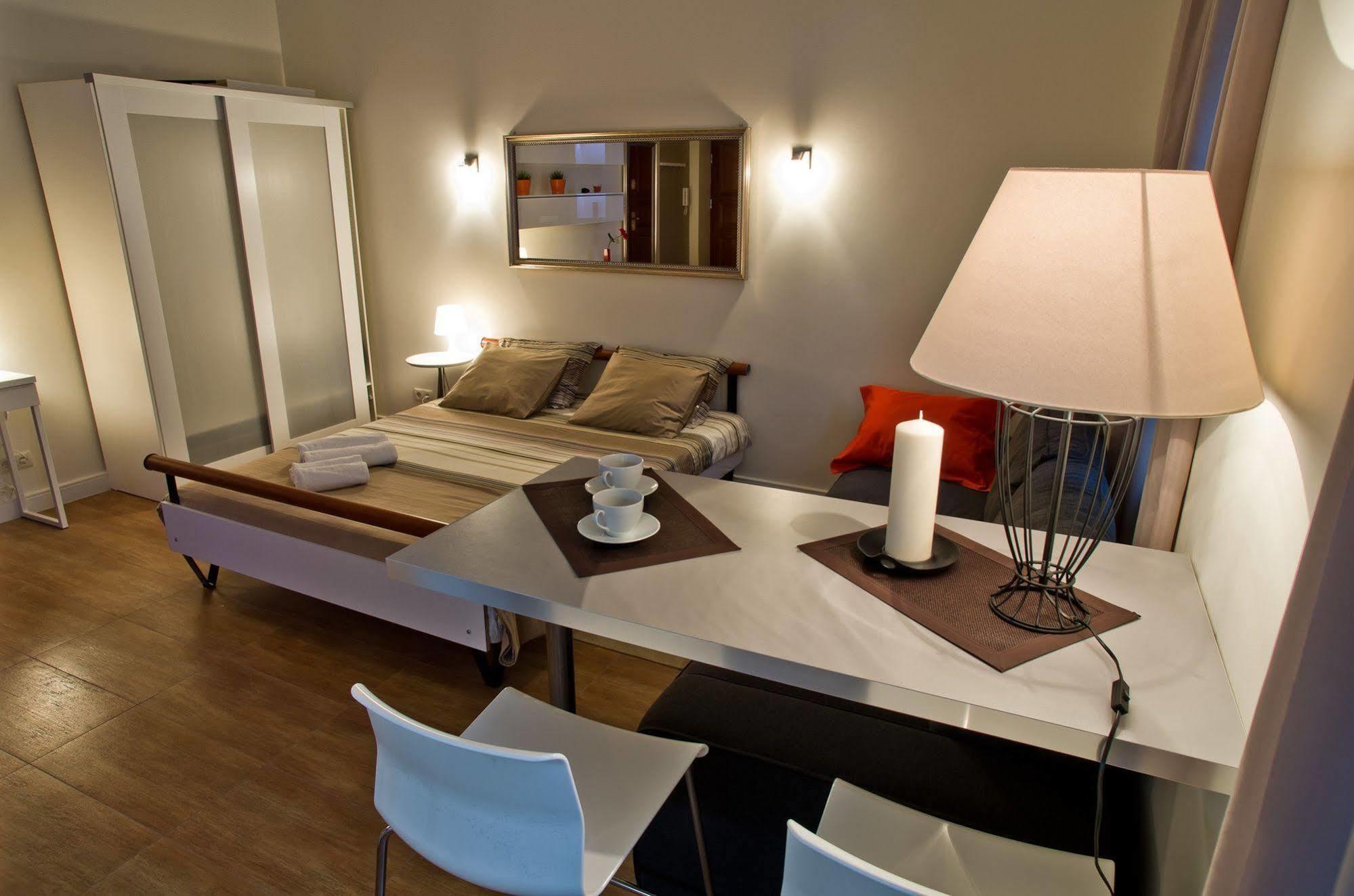 Residence Okolnik Apartments Warsaw Exterior photo